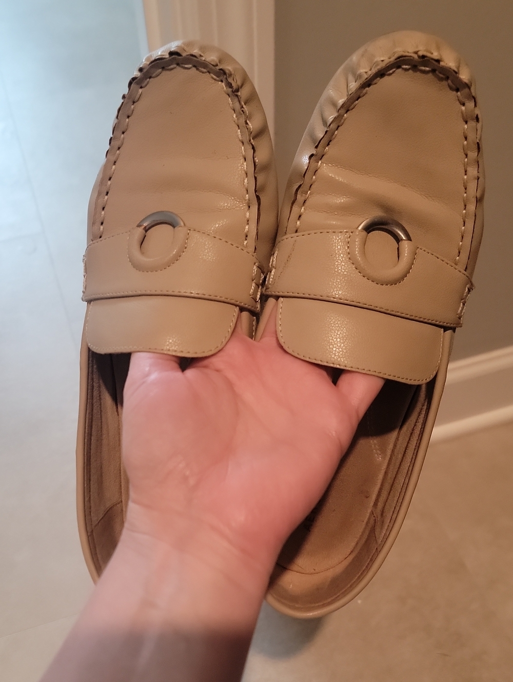 AEROSOLES Men's Taupe Slip-On Loafers with Ring Detail